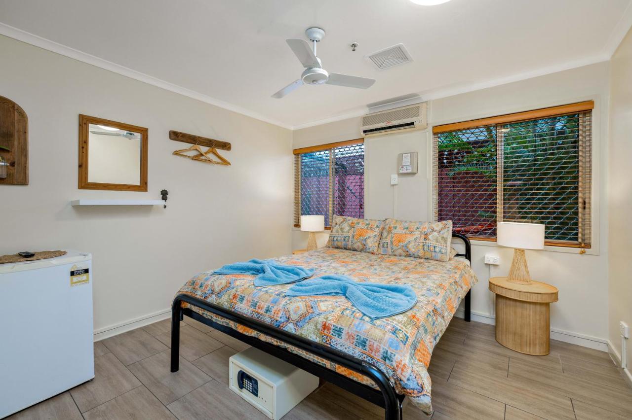 Хостел Travellers Oasis Кэрнс Экстерьер фото