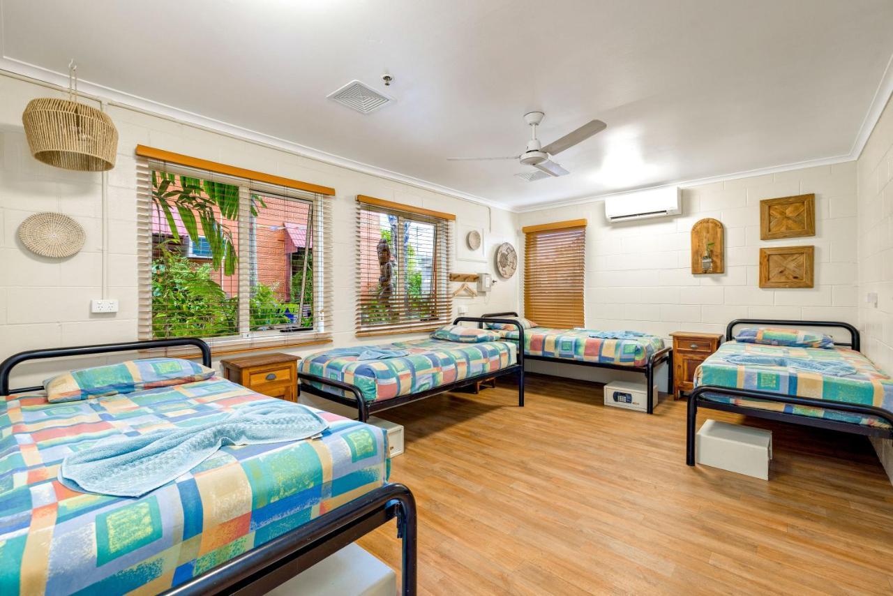 Хостел Travellers Oasis Кэрнс Экстерьер фото