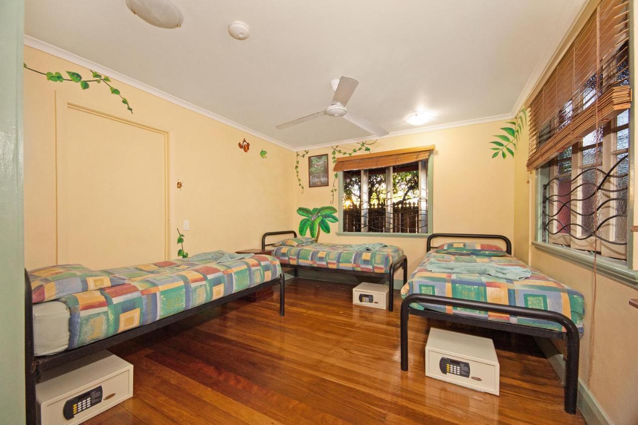 Хостел Travellers Oasis Кэрнс Экстерьер фото